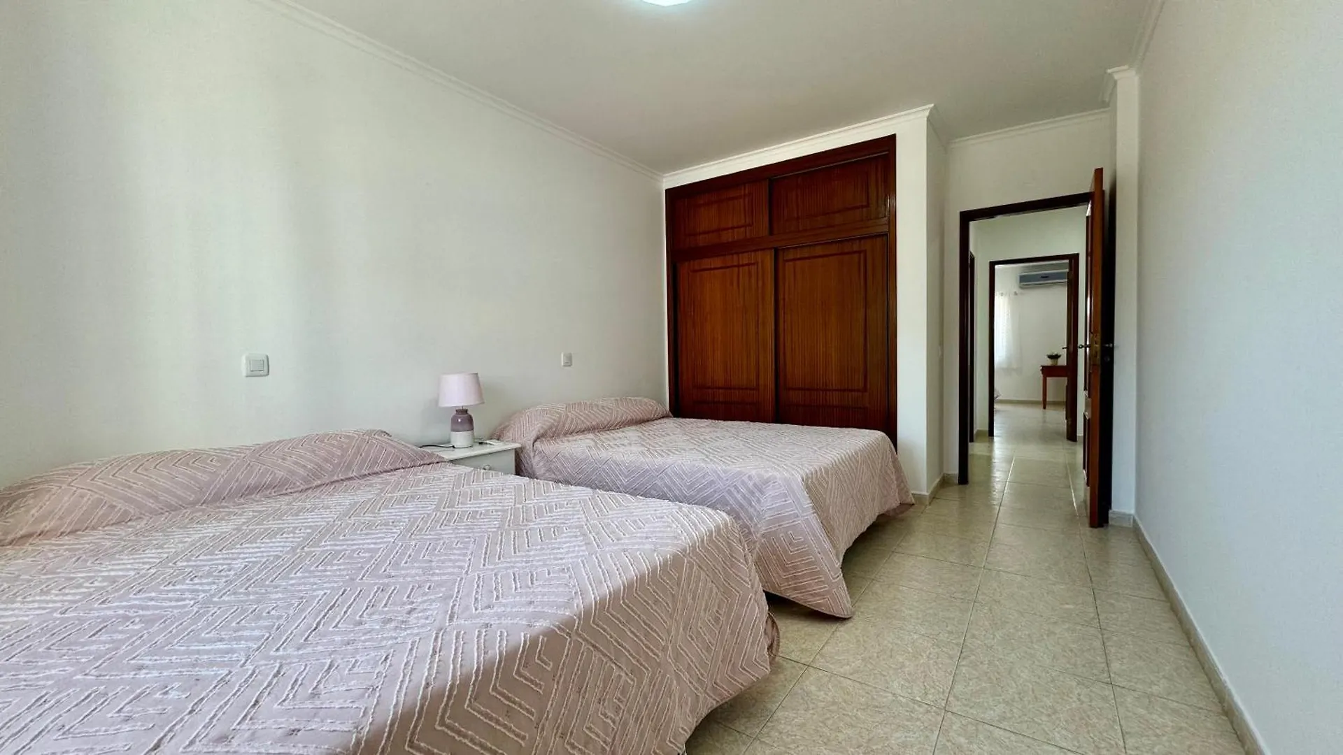 Altura Beach Apartment 0*,